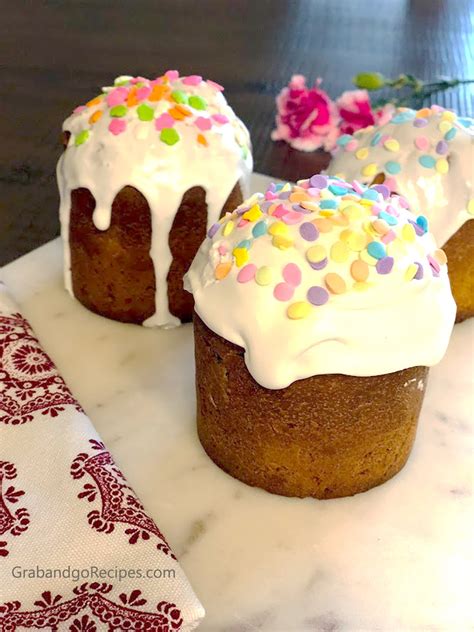 Moms Russian Kulich Easter Bread Grabandgorecipes Russian Home