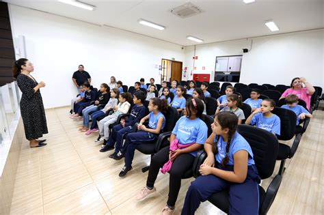 Alunos Do Ano Fundamental Do Caic Ii Visitam A C Mara Traga Tamb M