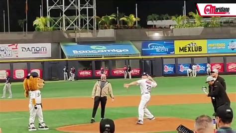 Lvbp Omar Vizquel Realiz El Primer Lanzamiento En El Duelo Entre