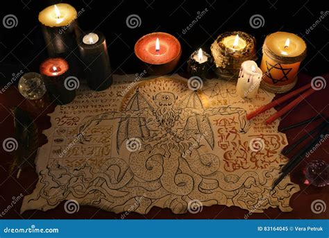 Ritual De La Magia Negra Con Las Velas Del Manuscrito Y Del Mal Del