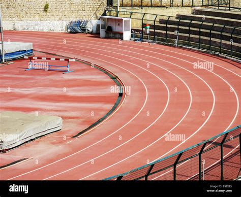 Athletics Track Empty Hi Res Stock Photography And Images Alamy