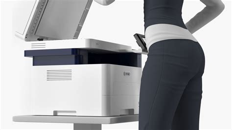 Impresora Láser Multifunción Xerox B215 Con Mujer De Estilo Empresarial Equipada Para Maya