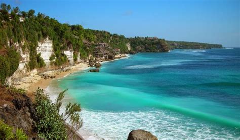 Pantai Dreamland Bali : Lokasi, Fasilitas & Tarif Masuk 2024