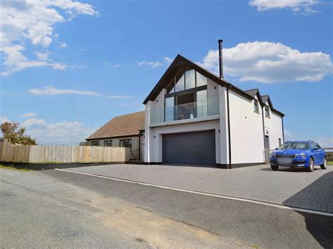 4 Bed Detached House For Sale In Simpson Cross Haverfordwest Sa62 £