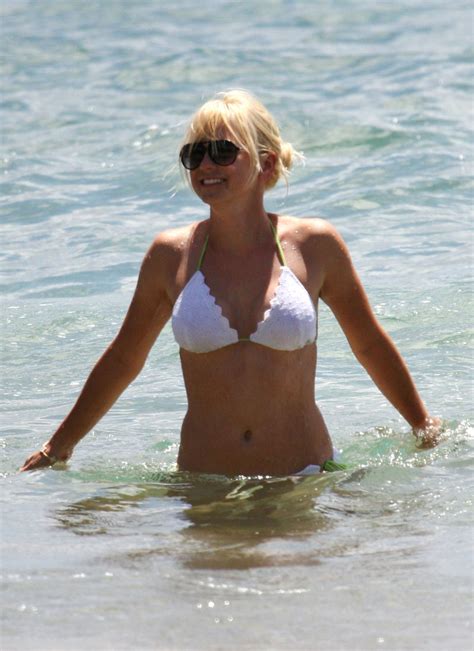 Bikini World Anna Faris