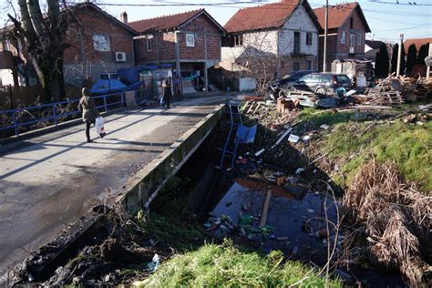 U Kolima Je Bila I Devojka Koja Je Pobegla O Evici Stravi Ne Nesre E