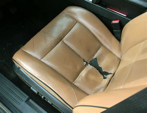 Lincoln Navigator Driver Side Bottom Replacement Leather Seat