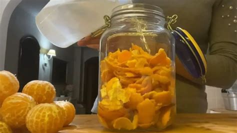 C Scaras De Mandarina Por Qu Remojarlas En Un Frasco De Alcohol