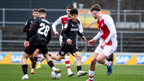 Beim Fc K Ln U Unterliegt Im Derby Bayer De