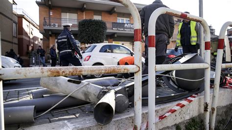 Cagliari Terribile Schianto Moto Furgone Muore Roberto Orlando