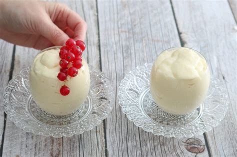 Mousse Allo Champagne La Ricetta Del Dessert Al Cucchiaio Cremoso E