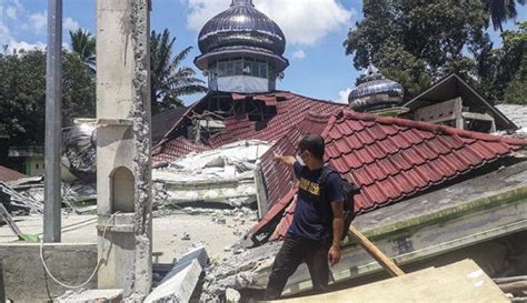 Diguncang Gempa Masjid Raya Di Pasaman Barat Roboh Rata Dengan Tanah