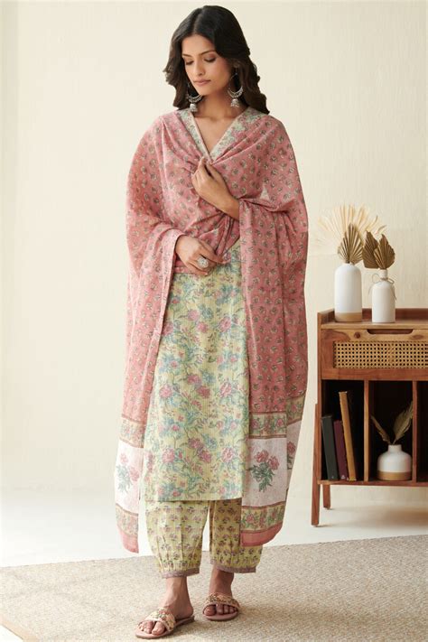 Buy Pink Hand Block Printed Cotton Mul Dupatta For Women FGD23 161