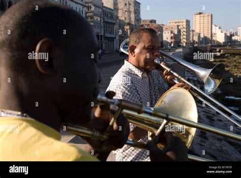 Musicians In Havana Malec N Stock Photo Alamy