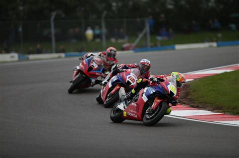 Tom Neave Scores Points In A Rain Soaked Donington Park As The Pathway