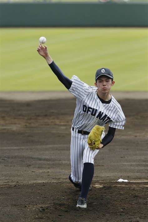 [写真] 22ページ目 《契約更改で大モメ中》ロッテ・佐々木朗希（22）がプロ野球選手会を脱退していた！《関係者は「若手で加入していないのは彼