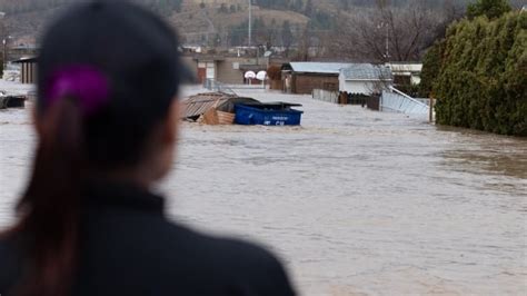 Entire City Of Merritt Bc Ordered To Evacuate After Flooding Of