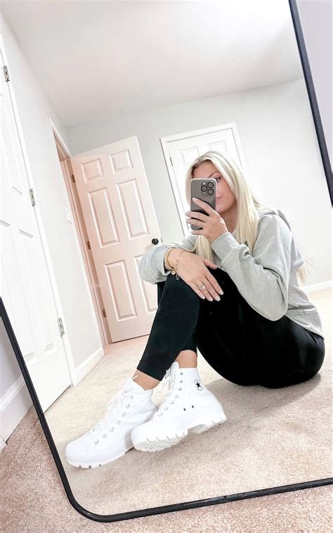 Converse Lugged Sneaker Outfit Converse White Outfit Leggings And