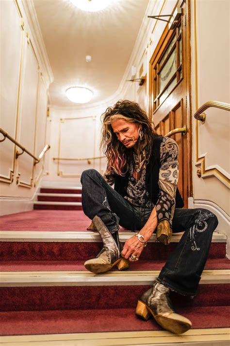 Raúl Brindis On Twitter El Cantante Y Compositor Steven Tyler