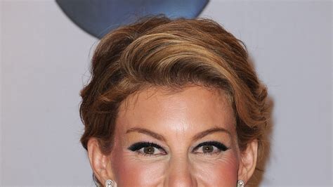 Faith Hill Debuts A New Pixie Haircut At The Cma Awards Glamour