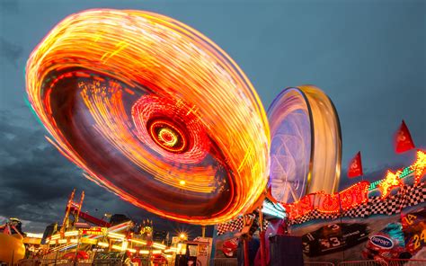 4k Light Trails Ferris Wheel Town Long Exposure Hd Wallpaper Rare Gallery