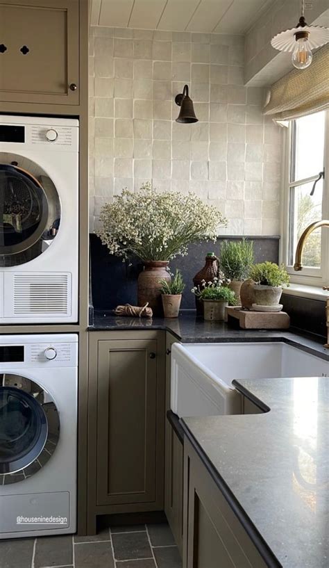 Pin By Cindi On Mud And Laundry In Laundry Room Inspiration