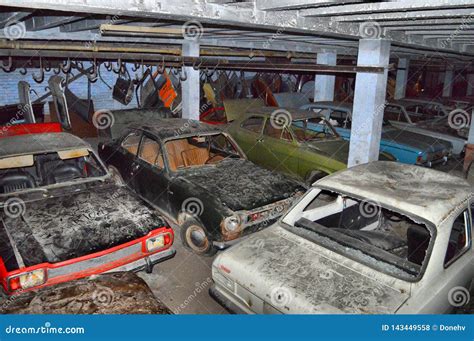 Abandoned Cars in a Car Garage Editorial Stock Photo - Image of flat, building: 143449558