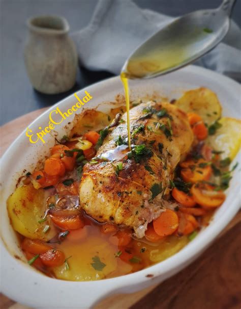 RÔTI DE POULET ET POMMES DE TERRE CAROTTES