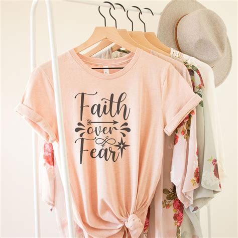 Camisa Faith Over Fear Camisa Cristiana Camiseta Regalo De Navidad