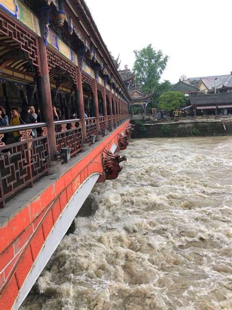 Dujiangyan & Jiezi Ancient Town – Sommer & Sydnie