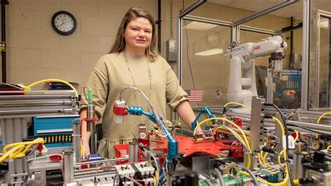 Closing The Gender Gap In Mechatronics Community College Daily