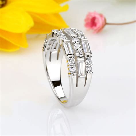 Platinum Plated Sterling Silver Wedding Ring For Women Round