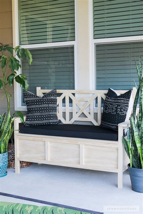 How To Build A DIY Outdoor Storage Bench