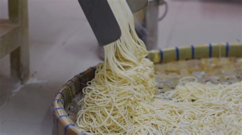 Making Mami Noodles The Traditional Way Yummy Ph Youtube