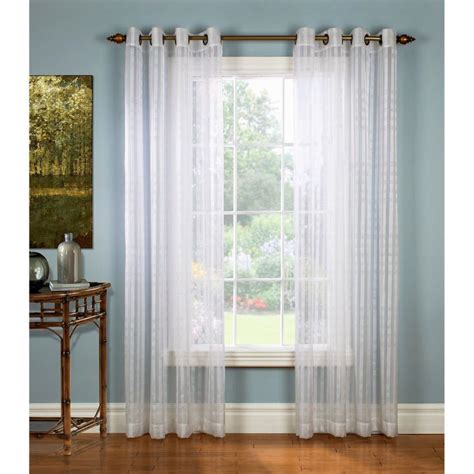 19 Charming Sheer Curtain Privacy Designs