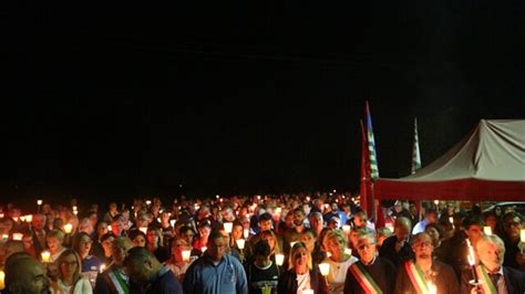 Crevalcore Una Marea Alla Fiaccolata Per Scongiurare La Chiusura Dello