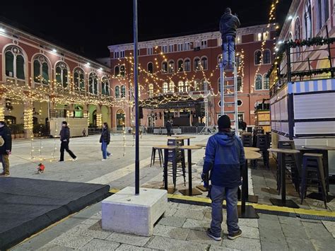 Foto Video Splitske Ulice Puste Na Po Etku Adventa Organizatori Se