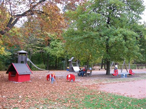 Spielplatz in der Knielinger Allee Badische Weinstraße