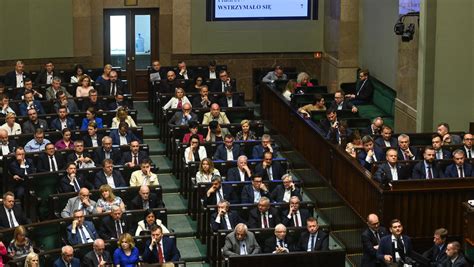 Awantura o KRS Sejm odrzucił poprawkę Senatu w sprawie neosędziów