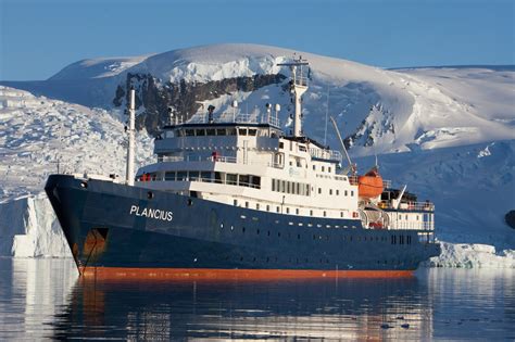 Oceanwide Expeditions Adding Fifth Arctic Dive Expedition Liveaboard