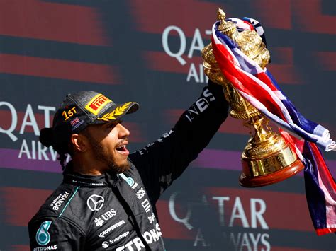 Formula Uno Lewis Hamilton Batte Max Verstappen E Vince Il Gran Premio