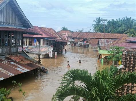 Air Sungai Meluap Rumah Penduduk Di Kabupaten Muratara Terendam Banjir