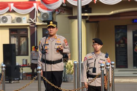 Kapolres Serang Pimpin Upacara Kenaikan Pangkat Pengabdian Dan