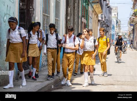 Estudiantes De La Escuela De Cuba Fotograf As E Im Genes De Alta