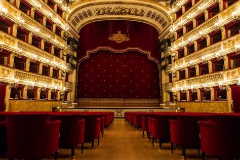 Visiter le théâtre San Carlo à Naples : billets, tarifs, horaires