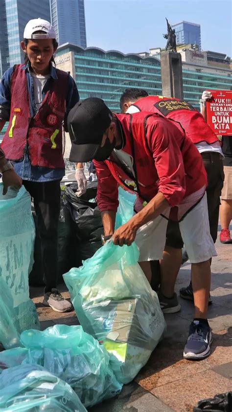 FOTO Penampakan Sampah Sampah Puntung Rokok Dan Plastik Yang Dipungut