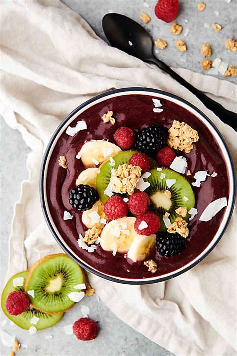 Acai Bowls - Superfood Smoothie Bowl - Healthy and Delicious!