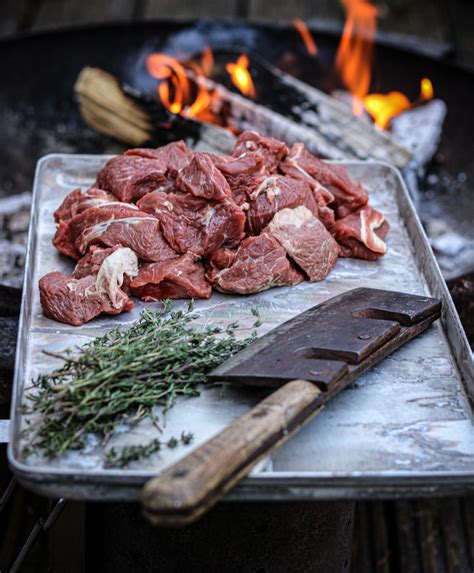 Brauhaus Gulasch Aus Dem Dutch Oven Rezept Firechefs De