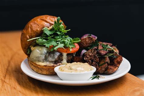 The 23 Best Burgers In NYC - New York - The Infatuation