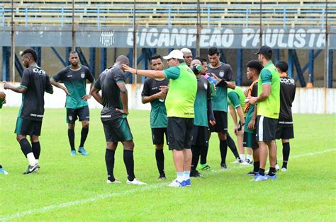 União Barbarense confirma 20 jogadores para estreia mas lesão tira